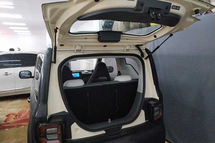 Used Geely Galaxy Panda 2025 210 km – Yuanqi Bear Trunk