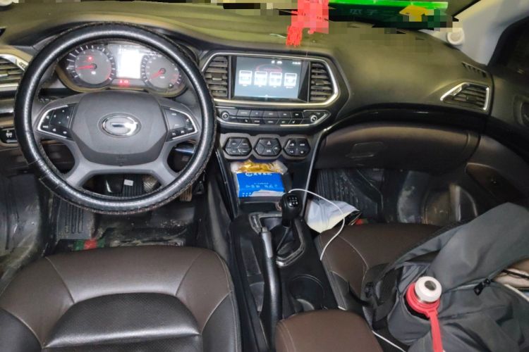 Used GAC Trumpchi GS4 2017 235T Manual Two-Wheel Drive Luxury Edition Center Console