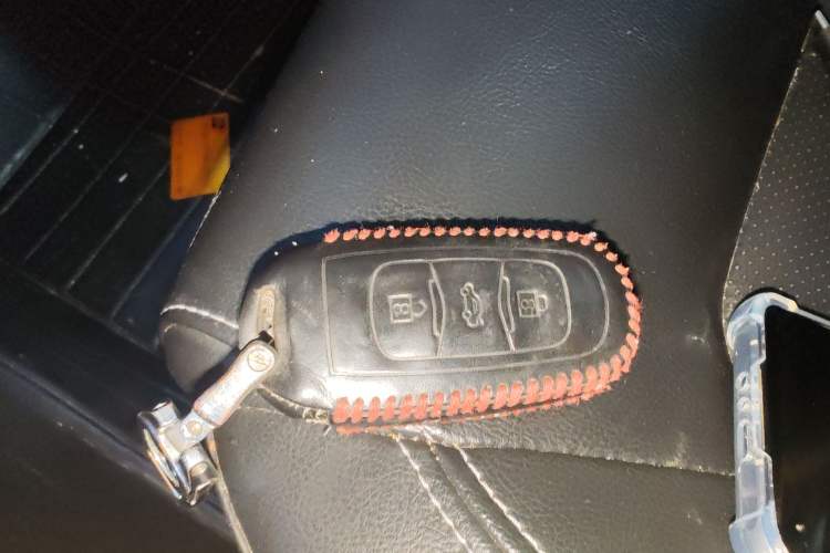 Used Geely Auto Emgrand 2016 Sedan 1.5L Manual Upward Edition Vehicle Key