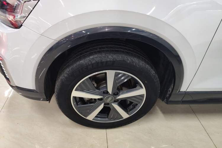 Used Audi Q2L e-tron 2019 Q2L e-tron Pure Electric Smart Enjoyment Model Left Front Wheel Hub