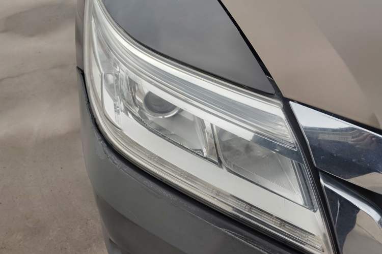 Used Honda Crider 2013 1.8L automatic luxury edition Right Front Headlight