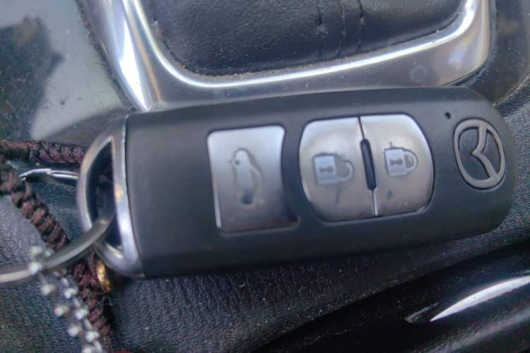 Used Mazda Atenza 2015 2.0L Blue Sky Luxury Edition