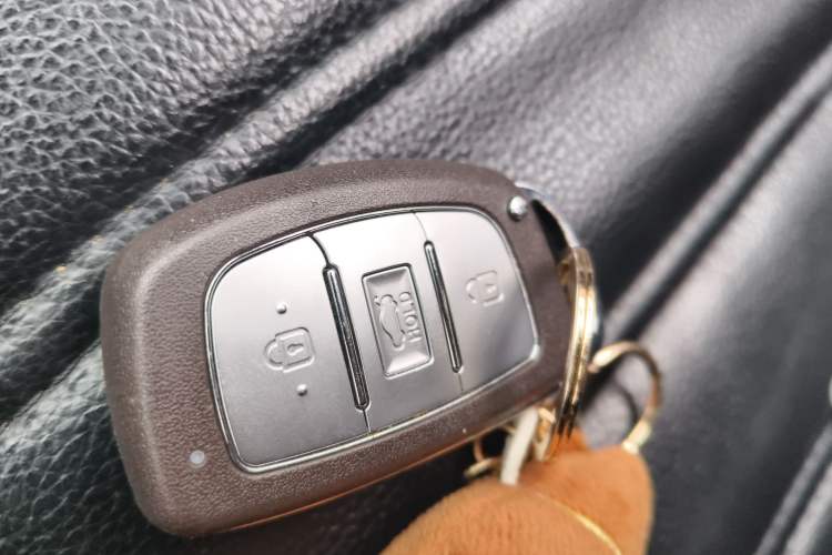 Used Hyundai Elantra (5th Generation / Langdong) 2015 1.6L Automatic Leading Model