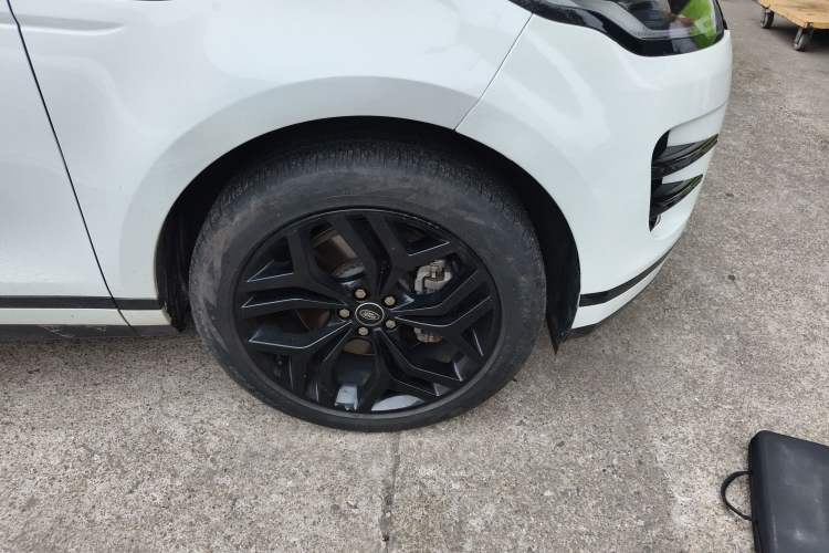 Used Land Rover Range Evoque 2022 Aurora L 249 PS R-Dynamic Luxury Edition Right Front Wheel Hub