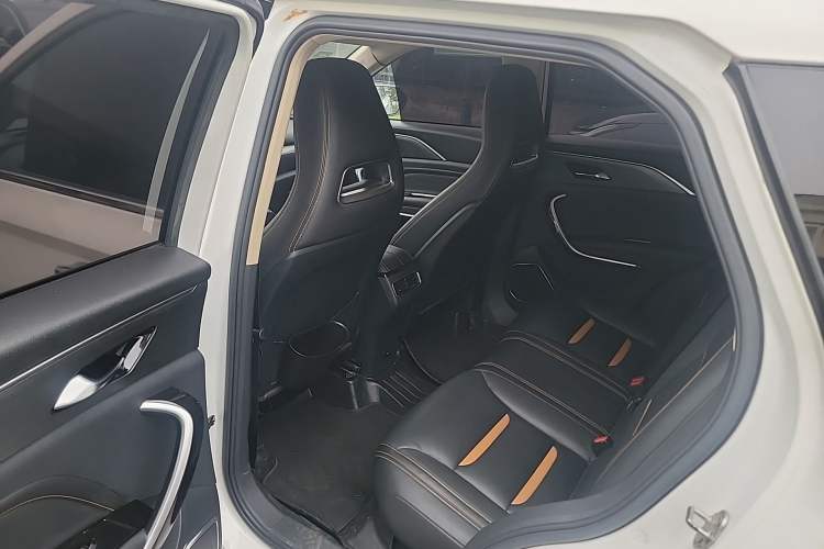 Used Bestune T77 2019 230 TID Automatic Prestige Version China V Emission Standard
