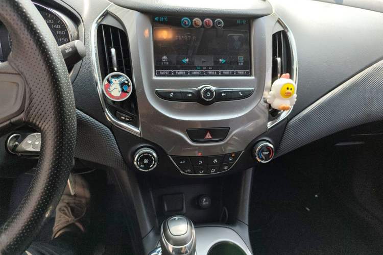 Used Chevrolet Cruze 2017 1.5L Hatchback Automatic Pioneer Sunroof Edition