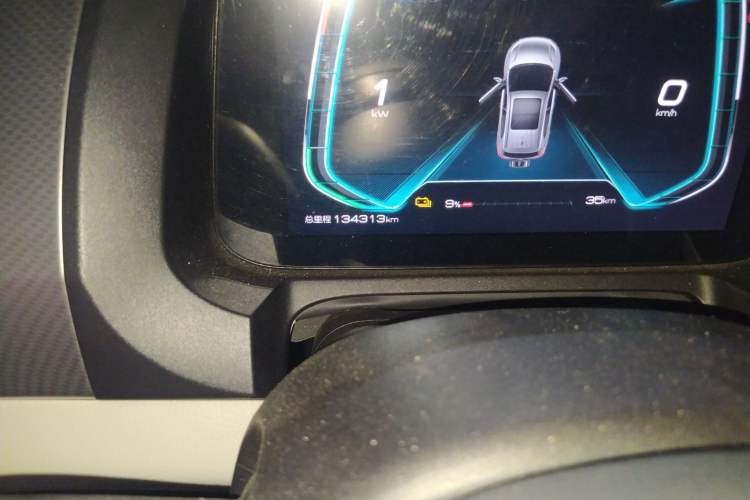 Used BYD Yuan Pro 2021 401 km Luxury Version Odometer Close Up