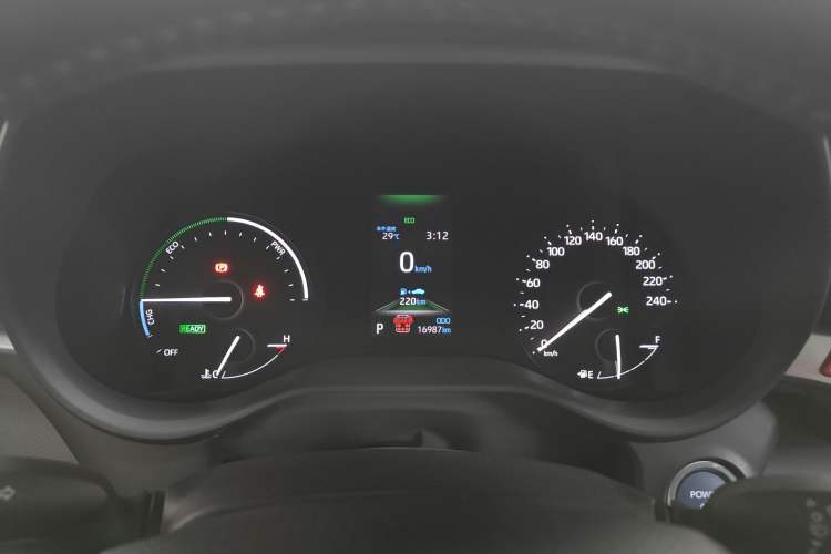 Used Toyota SIENNA 2023 2.5L Hybrid Deluxe Edition
