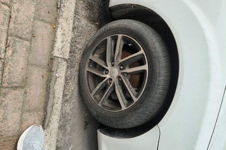 Used Bestune B50 2013 1.6L manual luxury version Right Front Wheel Hub