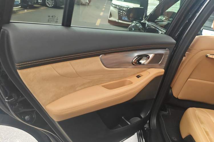 Used GAC Trumpchi ES9 2024 PHEV with 143 km Max