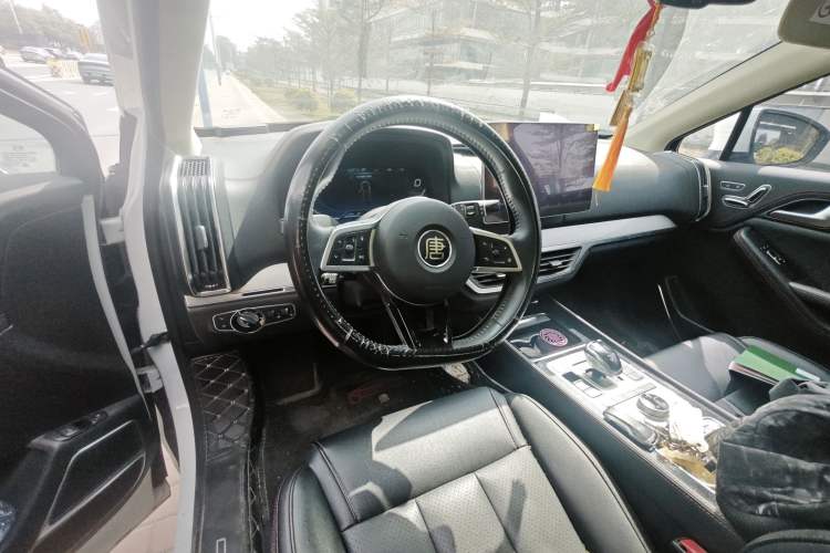 Used BYD Tang New Energy 2018 DM 2.0T All-Wheel Drive Smart Connectivity Luxury Model 7 Seats China V Emission Standard