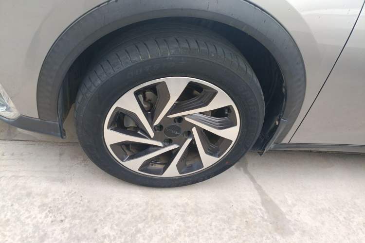 Used Dongfeng Aeolus Yixuan GS 2020 230T Automatic Cool Edition Left Front Wheel Hub