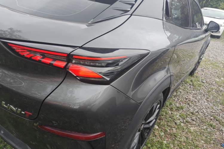 Used CHANGAN UNI-T 2022 2.0T Prestige Version Right Rear Taillight