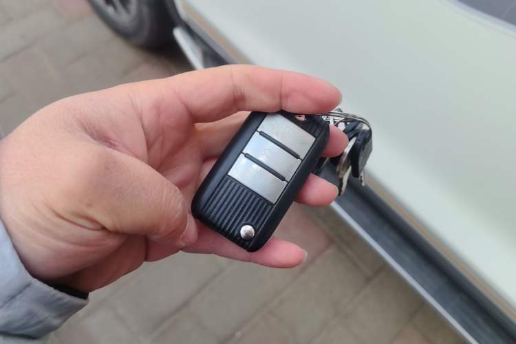 Used Roewe RX8 2018 30T Smart Connectivity All-Wheel Drive Supreme Edition
