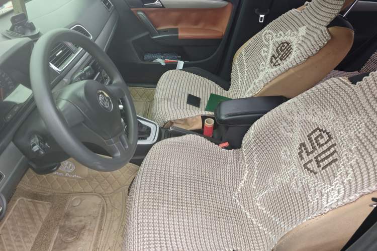 Used Volkswagen Lavida 2013 Revised Classic 1.6L Automatic Fashion Edition
