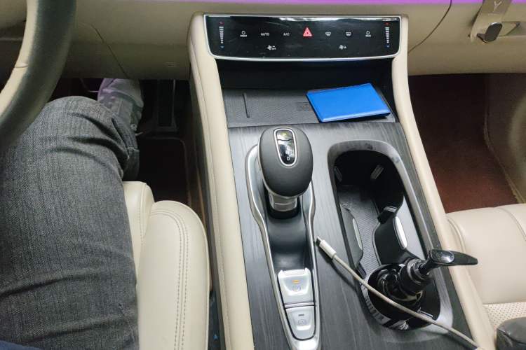 Used VOYAH Dream 2022 Low-Carbon Edition Plus Intelligent Driving Package Gear Lever