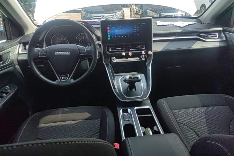 Used Haval M6 2023 PLUS 1.5T DCT Elite Smart Connectivity Model Center Console