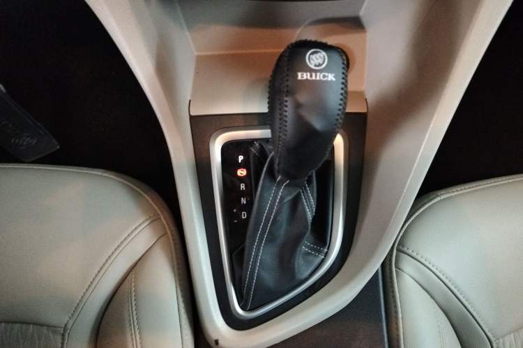 Used Buick GT 2017 15N Automatic Elite Version Gear Lever