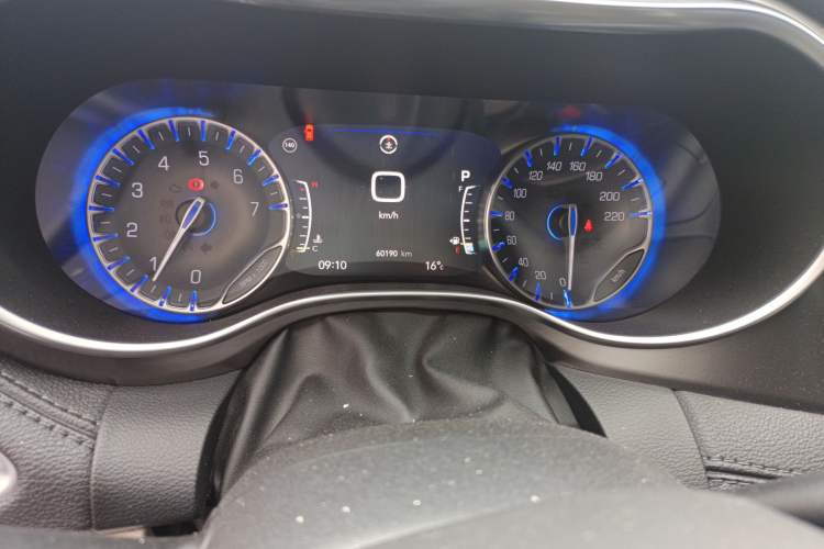 Used Chrysler Grand Voyager 2017 3.6L Premium Edition Odometer Close Up