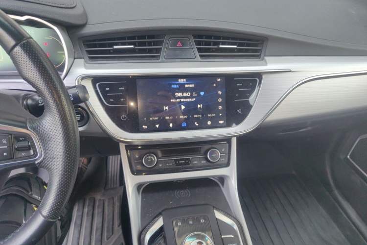Used Geely Auto Emgrand GSe 2018 Zunshang Model Audio And AC Panel