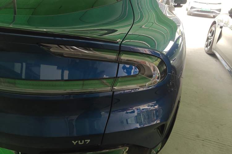 Used Xiaomi Auto YU7 2025 Ultra-Long Range Rear-Wheel Drive Version Right Rear Taillight