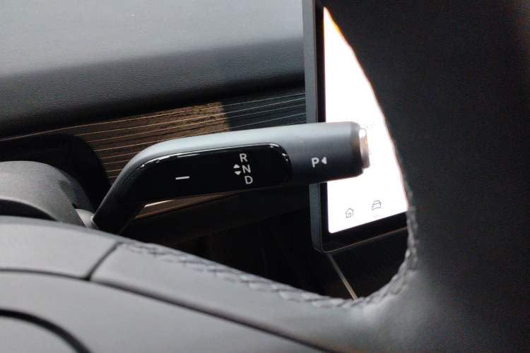 Used ONVO L60 2024 60 kWh Rear-Drive Version
