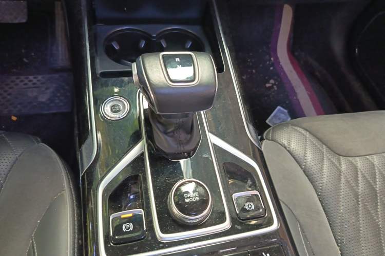 Used Hongqi HS5 2022 Revised Version 2.0T Smart Connect Flagship Edition