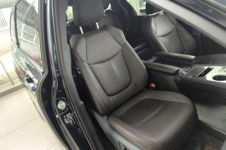 Used Toyota Granvia 2023 2.5L Hybrid Flagship VIP Edition Right Front Seat