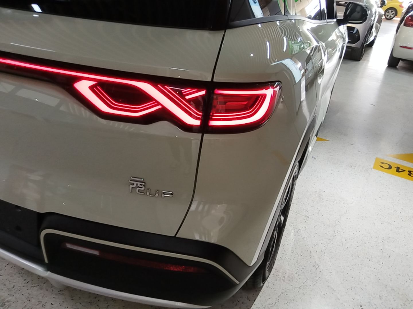 BYD Yuan UP 2024 401KM Leading Edition — снимка 9