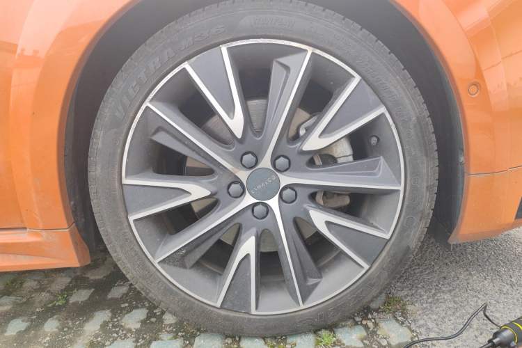 Used Lynk & Co 02 Hatchback 2021 2.0TD Halo Right Front Wheel Hub