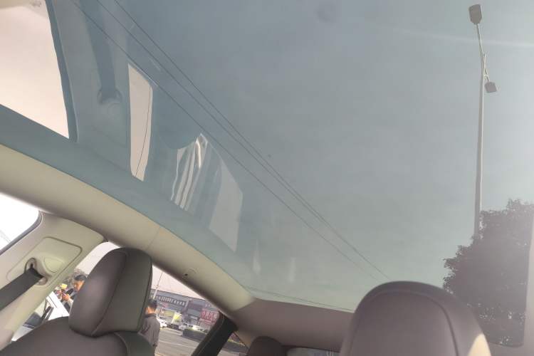 Used Tesla Model Y 2023 Long-Range All-Wheel-Drive Version
