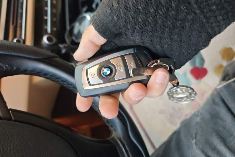 Used BMW 5 Series 2013 525Li Leading Model