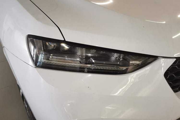 Used Wey VV7 2017 2.0T Ultra-Luxury Version Right Front Headlight