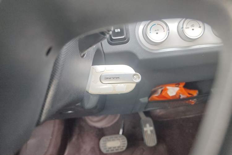 Used Wuling Hongguang MINIEV 2022 Macaron Premium Model – Lithium Iron Phosphate Interior 1