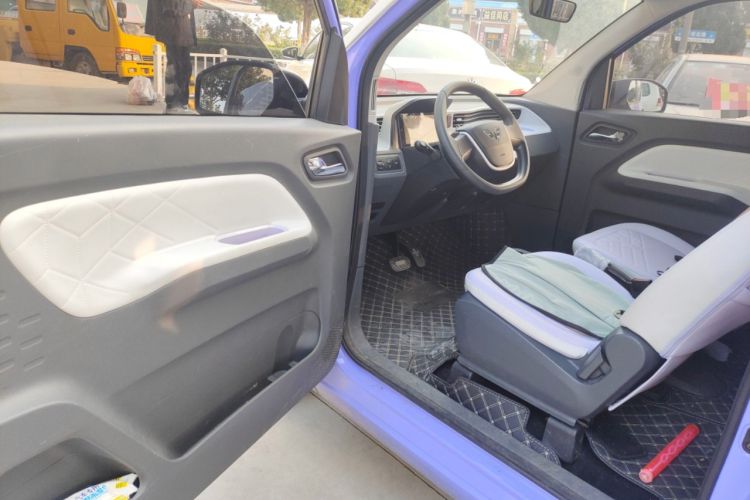 Used Wuling Hongguang MINIEV 2021 Macaron Sandwich Model 120 km Lithium NMC
