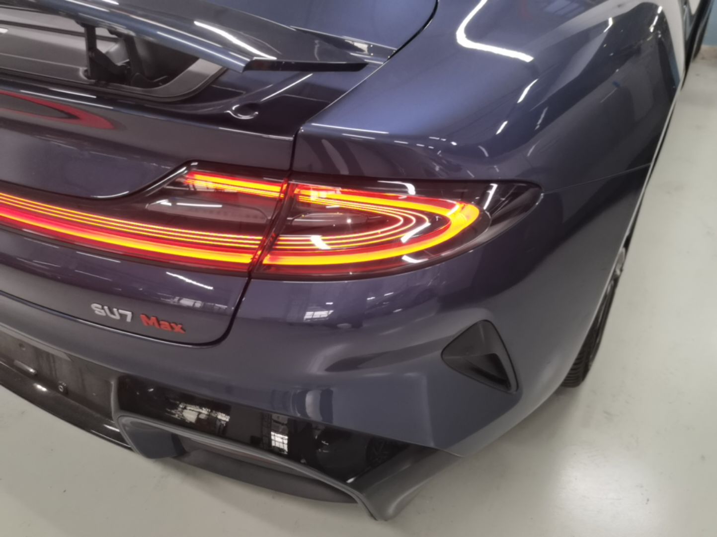 Xiaomi Auto SU7 2024 Four-Wheel-Drive Max Founder's Edition — снимка 9