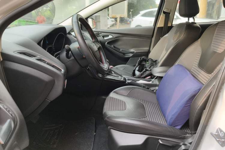 Used Ford Focus 2018 Sedan Classic EcoBoost 180 Automatic Elite Model Left Front Seat