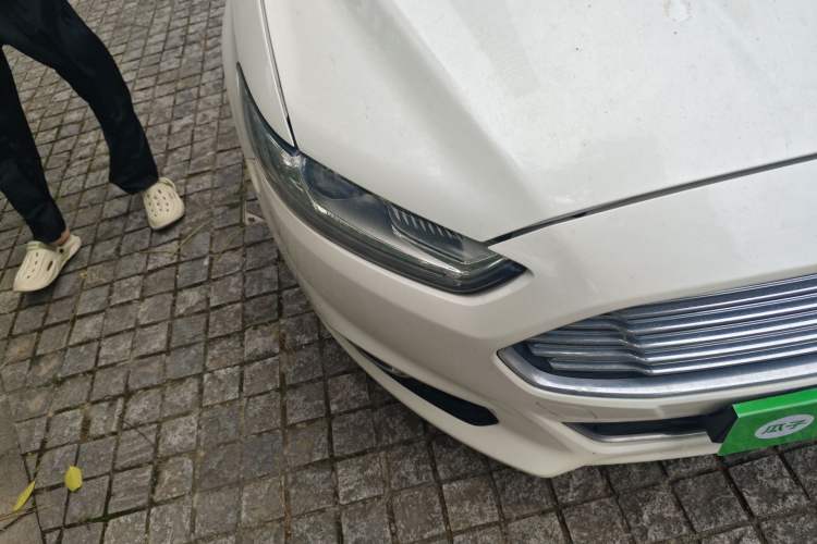 Used Ford Mondeo 2013 2.0L GTDi 200 Luxury Model Right Front Headlight