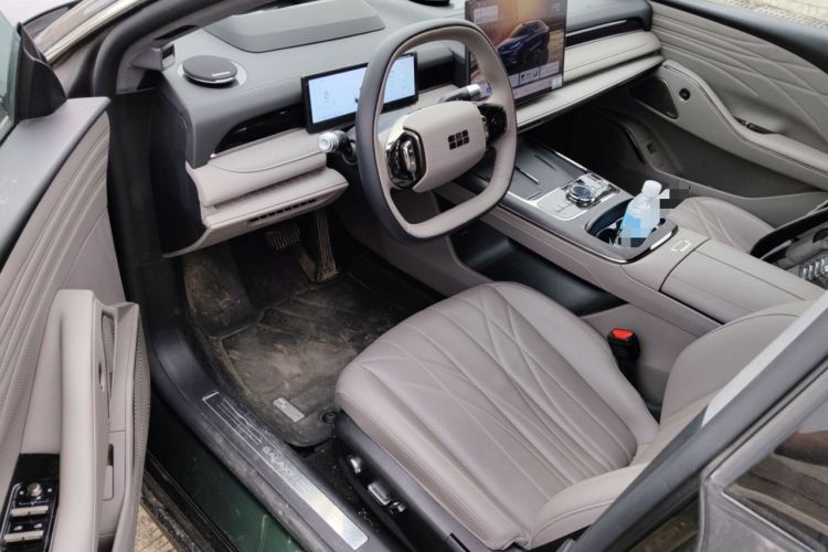 Used Geely Galaxy 8 2025 130km EM-P Starship Edition
