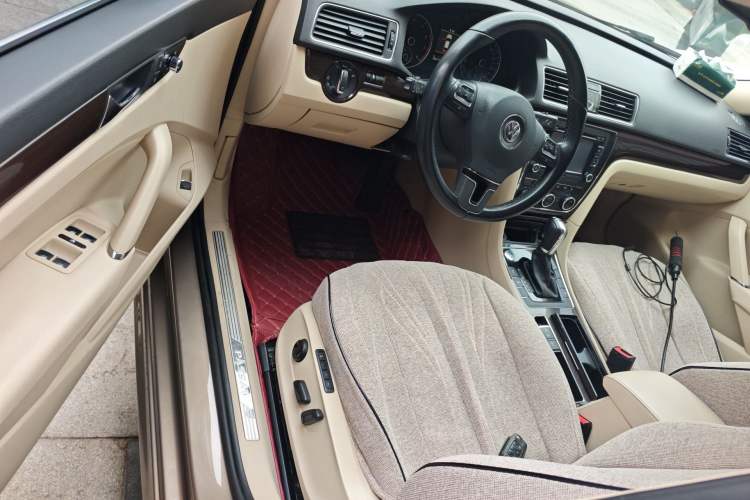 Used Volkswagen Passat 2015 1.8TSI DSG Prestige Edition Driver Seat