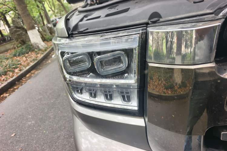 Used Tank 500 New Energy 2025 Hi4-Z Right Front Headlight