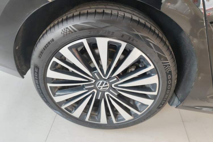 Used Volkswagen Passat 2020 Revised Version 330TSI Luxury Edition China VI Standard