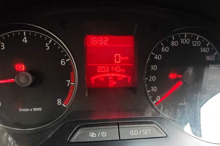 Used Volkswagen Santana 2013 1.6L Manual Comfort Edition Odometer Close Up