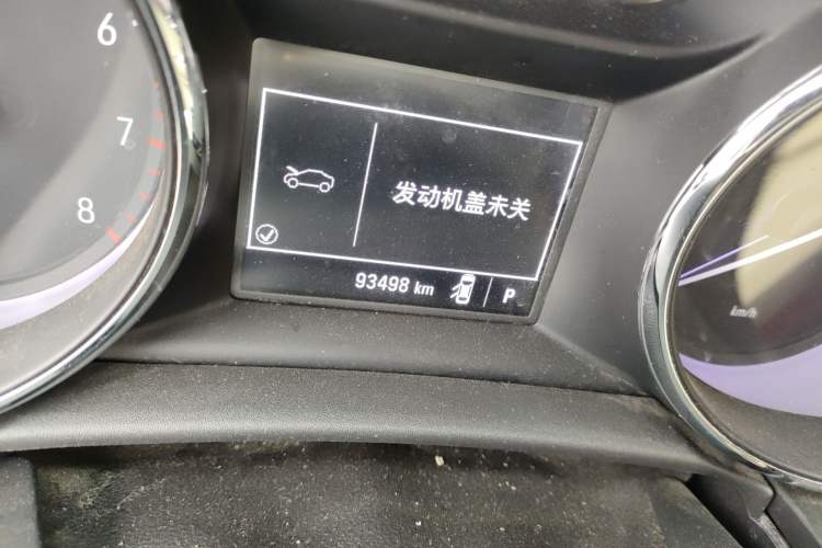 Used Buick Verano 2018 Sedan 15S Automatic Entry Model Odometer Close Up