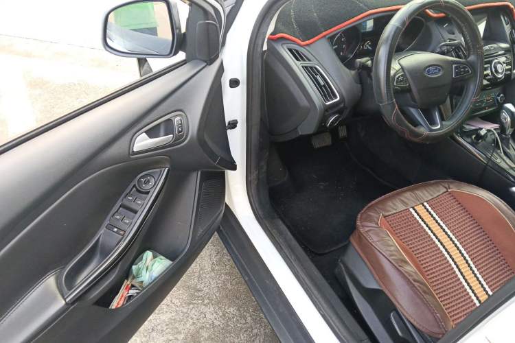 Used Ford Focus 2018 Sedan Classic 1.6L Automatic Trendy SmartDrive Edition
