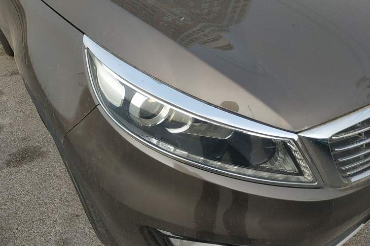 Used Kia Sportage R 2015 2.0L Automatic Two-Wheel Drive DLX Model Right Front Headlight