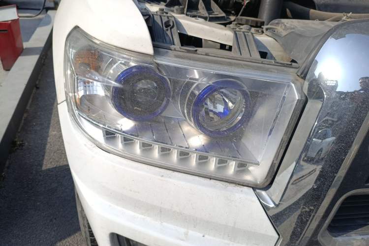 Used Zxauto Terralord 2021 2.5T New Commercial Version Diesel Two-Wheel Drive Big Double Cab JE4D25Q6A Right Front Headlight