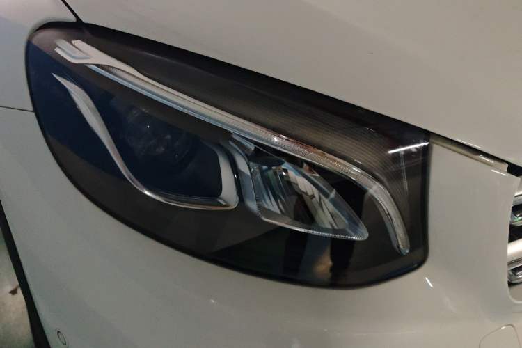 Used Mercedes-Benz GLC 2019 GLC 260 L 4MATIC Luxury Model Right Front Headlight