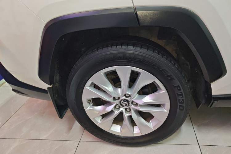 Used Toyota Wildlander 2022 Updated Version 2.0L CVT Two-Wheel Drive Leading Edition
