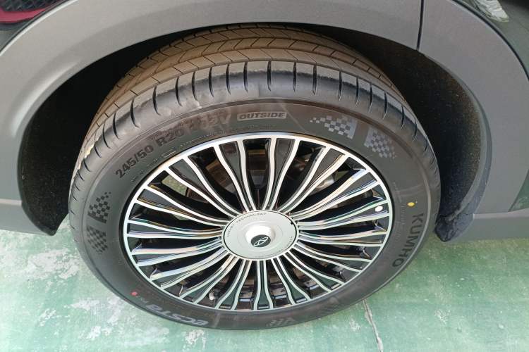 Used Chery Tiggo 8 L 2024 2.0T Two-Wheel Drive Luxury Edition 5 Seats
